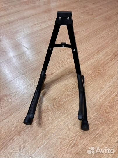 Подставка для гитары напольная