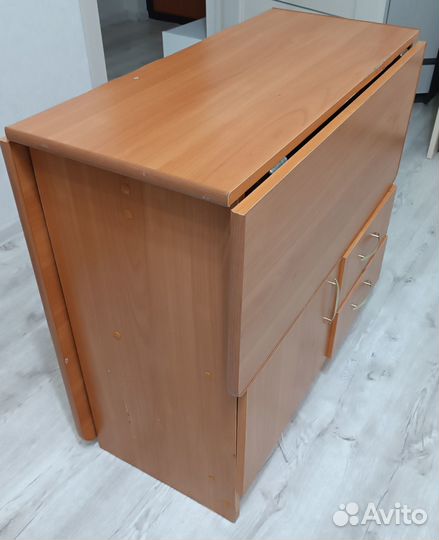 Стол книжка