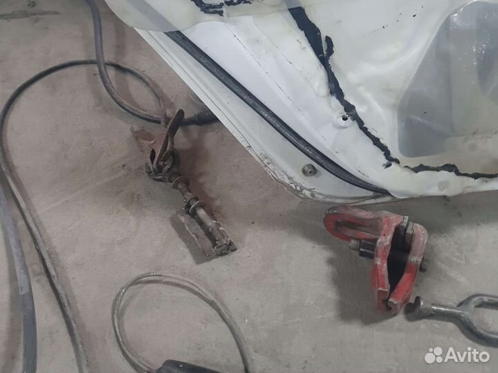 Дверь задняя левая Geely Emgrand EC7