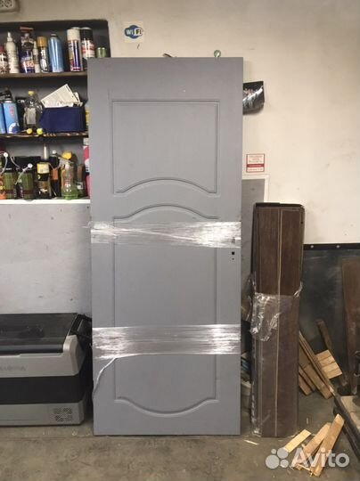 Дверь деревянная крашенная массив шпон