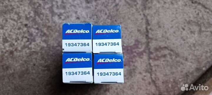 Свеча зажигания Opel Zafira B