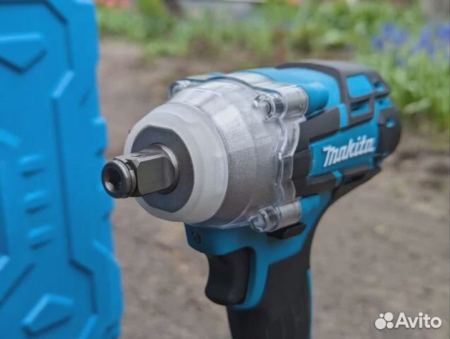 Гайковерт аккумуляторный makita 300нм. Новый