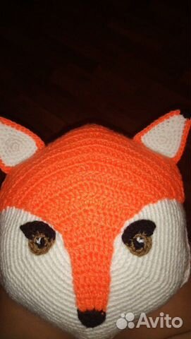 Подушка лиса вязаная