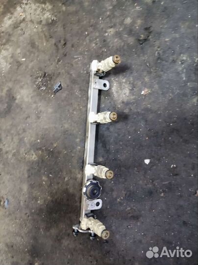 Топливная рампа Hyundai Sonata 6 (YF)