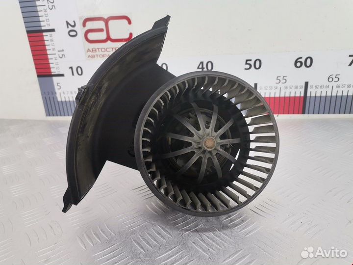 Моторчик печки для Volkswagen Transporter (T5)