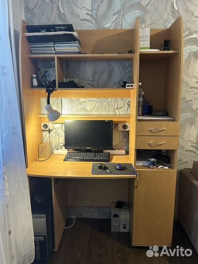 Компьютерный стол