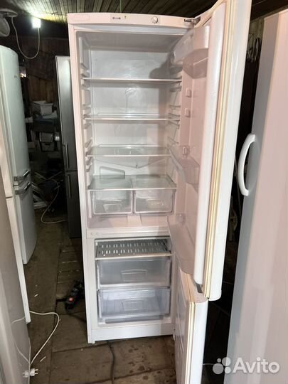 Холодильник Indesit