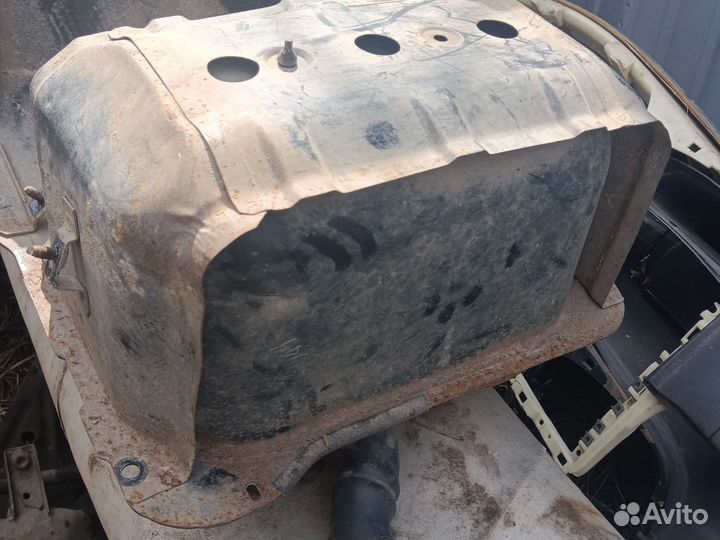 Бензобак Мицубиси Паджеро IO