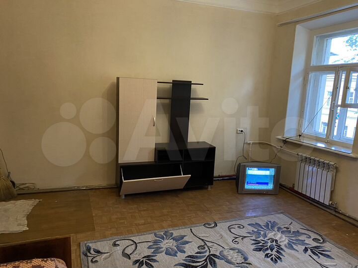 Комната 18 м² в 6-к., 2/3 эт.