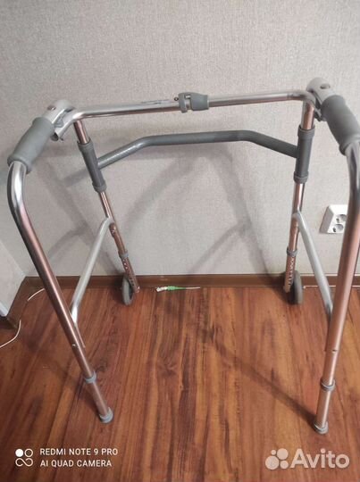 Ходунки для взрослых на колесах