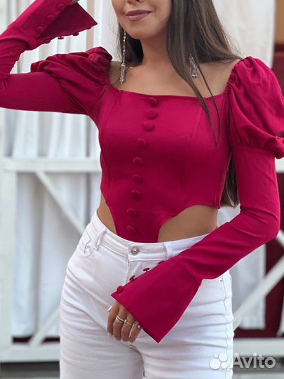 Блуза с объемными рукавами