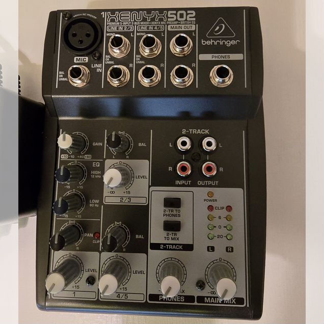 Behringer xenyx 502