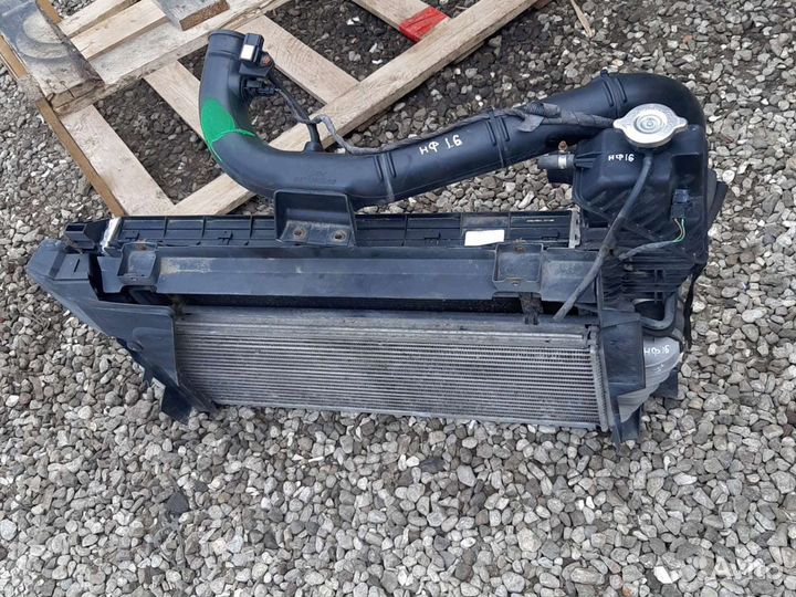 Радиатор двигателя Мерседес Спринтер до 2006 года