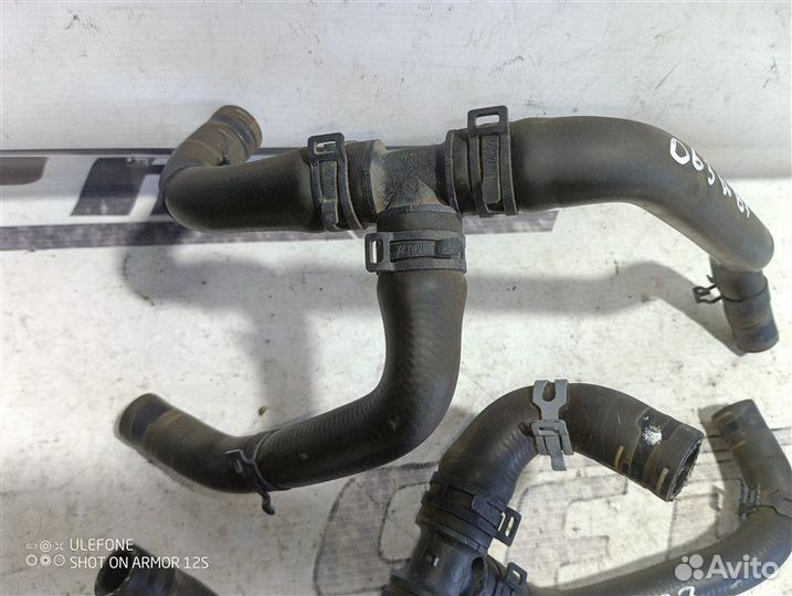 Патрубок системы охлаждения Volkswagen Passat B7