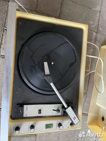 Проигрыватель для вениловых пластинок