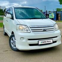 Toyota Noah 2.0 AT, 2001, 365 000 км, с пробегом, цена 885 000 руб.