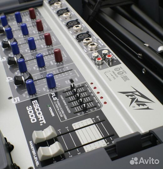 Peavey Escort 3000 Система звукоусиления портативн