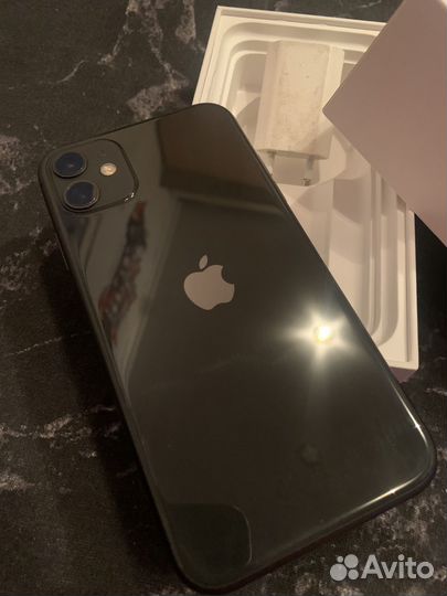 iPhone 11, 64 ГБ
