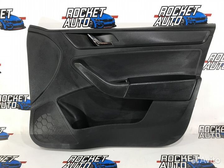 Обшивка двери передней правой Skoda Rapid