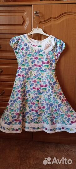 Очаровательное платье для девочки 122-128 Deloras