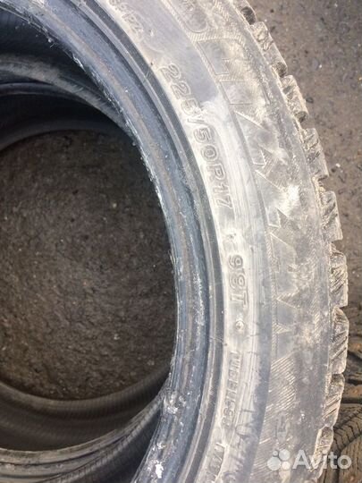 Bridgestone Blizzak Spike-01 225/50 R17