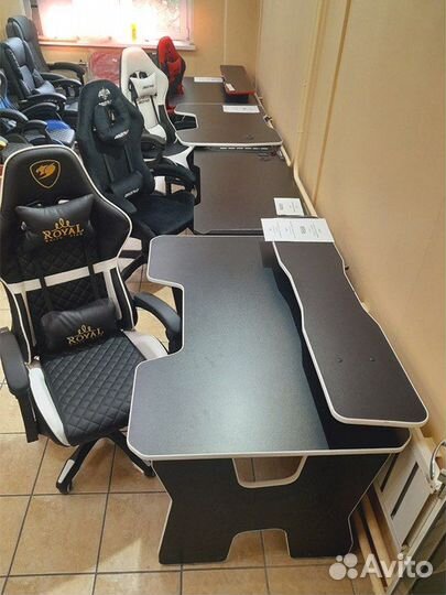 Компьютерное игровое геймерское кресло