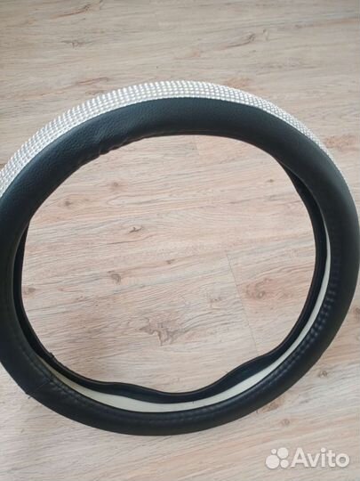 Оплетка на руль со стразами