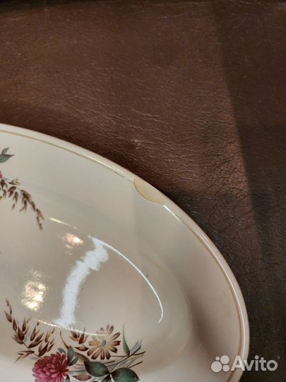 Посуда, тарелки, супницы, ложки, термокружки