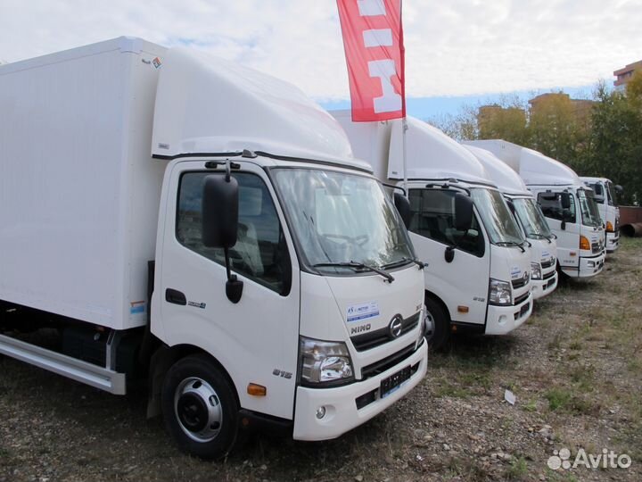 Обтекатель (спойлер) hino 300, hino 500 - оригинал