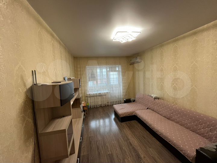 2-к. квартира, 54 м², 1/4 эт.