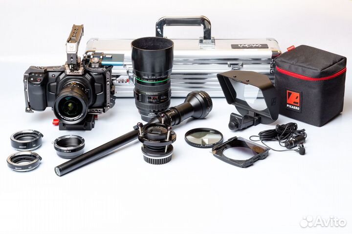 Оператор с камерой Blackmagic pcc4k