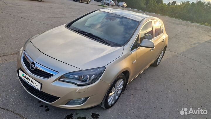 Opel Astra 1.6 МТ, 2011, 120 000 км