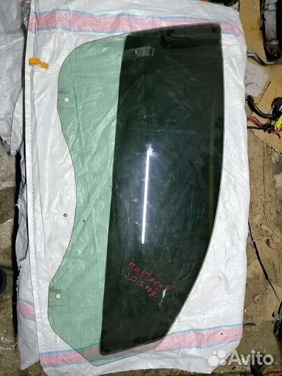 Стекло правое Ford Mustang 5