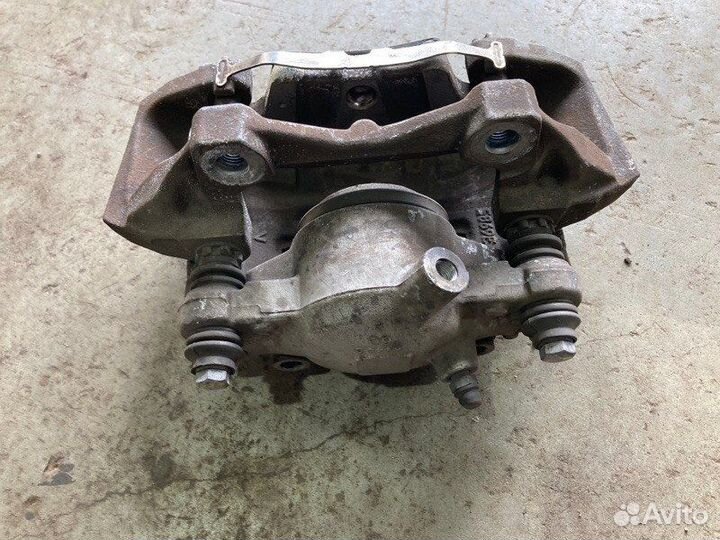 Суппорт передний правый Mercedes-Benz E-Class W212