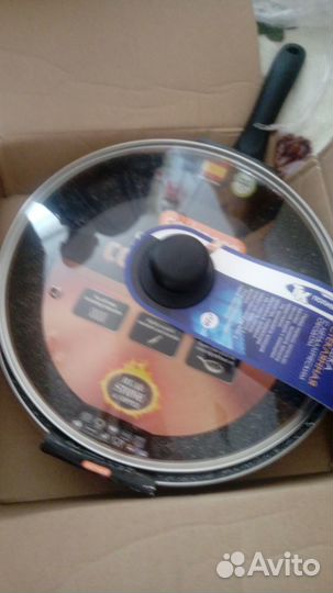 Сковорода диаметр 28см