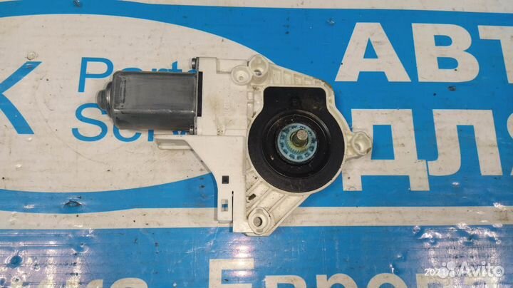 Мотор переднего правого стекла VW Touareg 7P 10-18