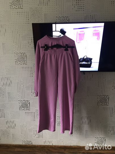 Костюм женский