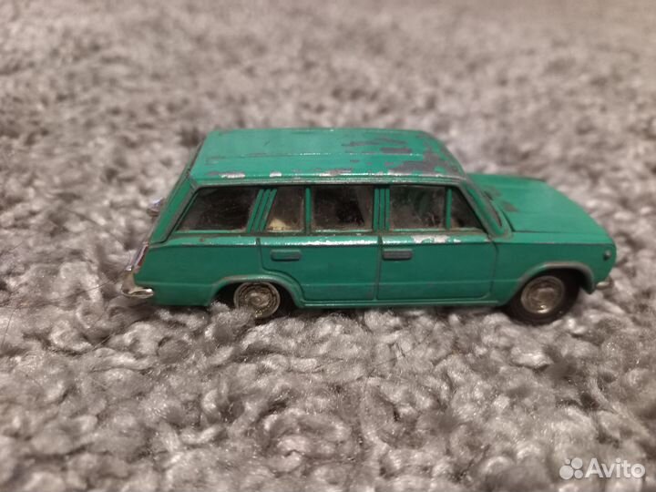 Модель автомобиля Ваз 2102 1/43 СССР