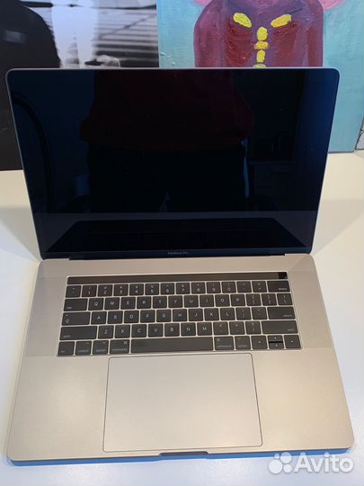 Macbook pro 15 2017 a1707 512gb radeon 560 4gb