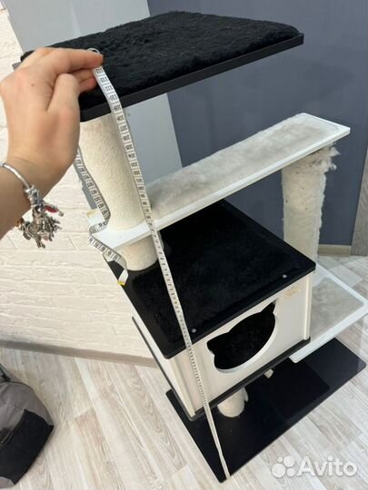 Стильный домик для кошки с когтеточкой