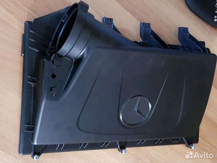 Крышка воздушного фильтра Mercedes V-Class W447