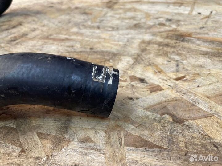 Патрубок радиатора Renault Logan