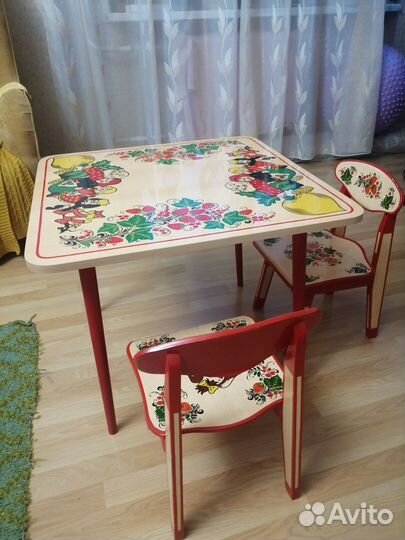 Детский стол и стул