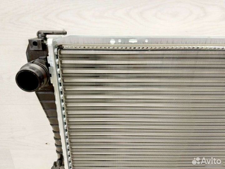 Радиатор охлаждения Bmw 5 E39 2000-2004