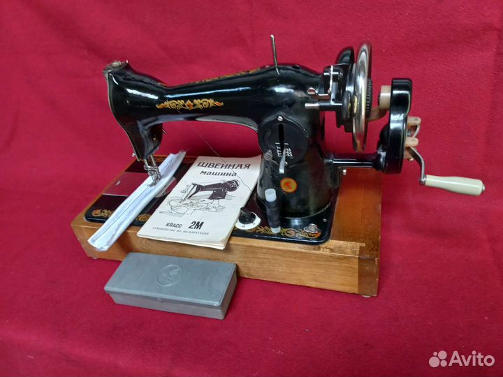 Швейная машина Подольск 2м