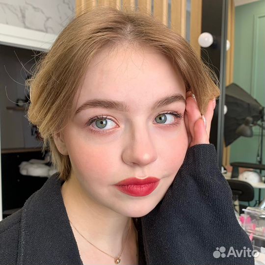 Оформление и окрашивание бровей