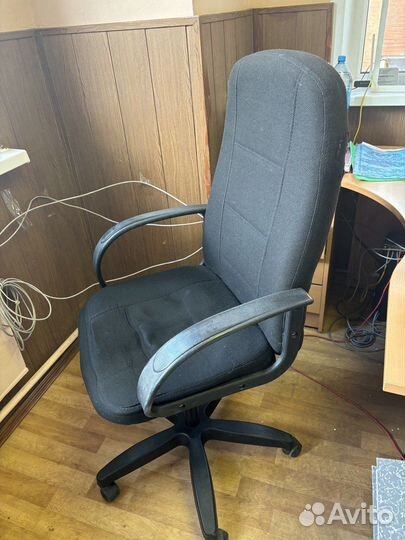Кресло руководителя CH-747 б/у на высоком газлифте