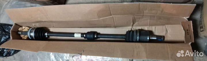 Вал приводной. правый. в сборе. На акцент