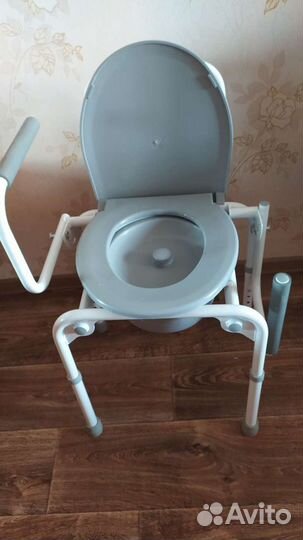 Кресло инвалидное с санитарным оснащением
