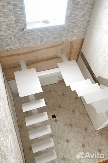 Поворотная лестница